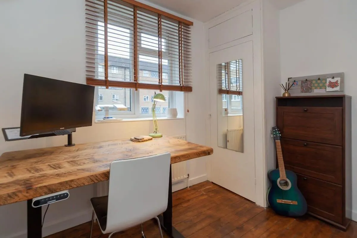 Stylish 1 Bedroom Apartment In Hackney London 0*,  United Kingdom
